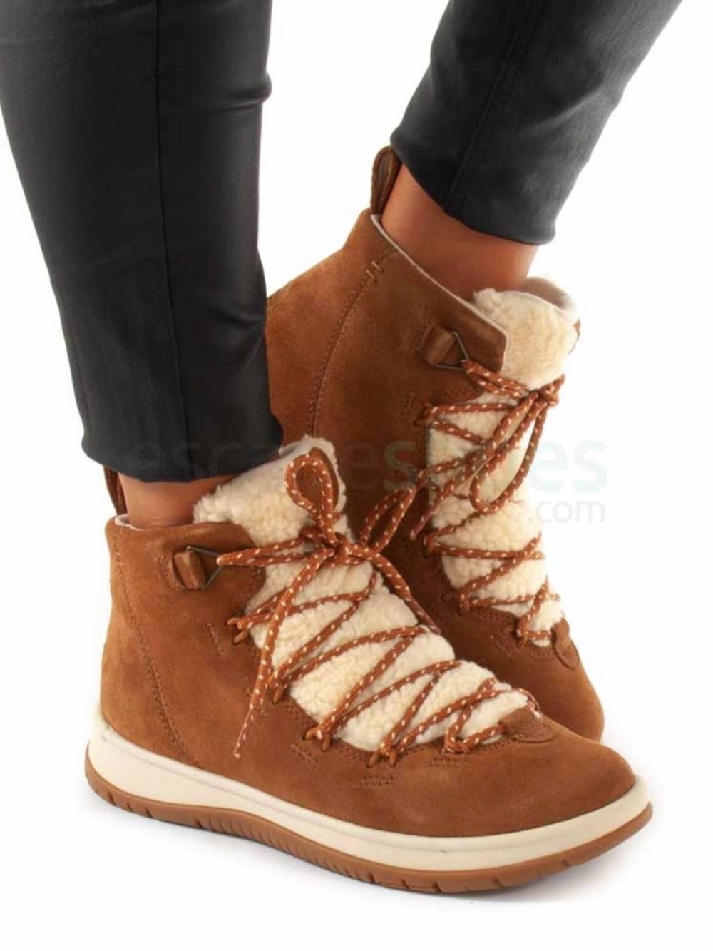 UGG
Lakesider Heritage Suede Boots brown 
$158 women size 6.5 new